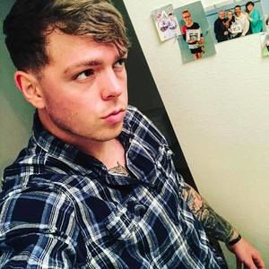 Meet your Posher, Corey